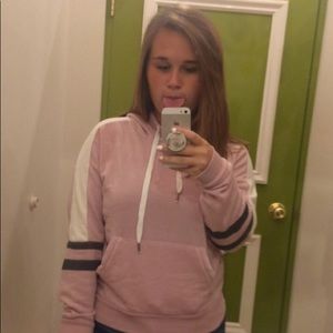 Meet your Posher, Lara